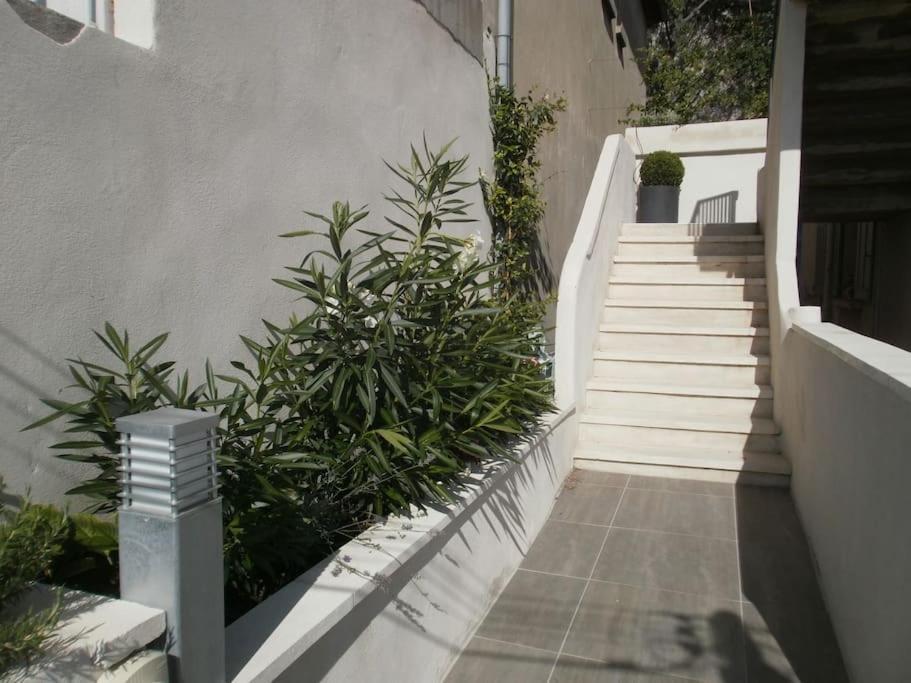 Villeneuve-lès-Avignon Duplex Face Au Palais Des Papes 아파트 외부 사진